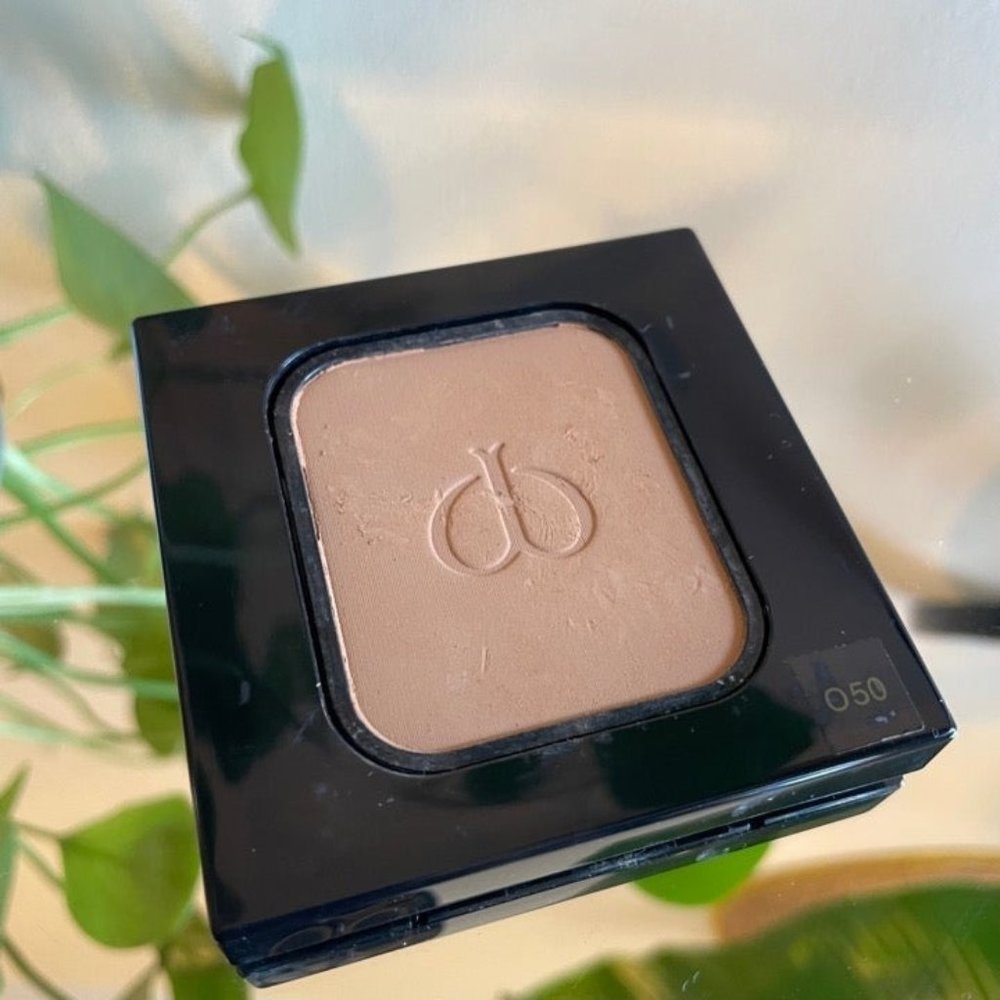 CLÉ DE PEAU Beauté Radiant Powder Foundation (Refill) Shade 50 11g